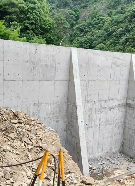 晋中寿阳县重力式挡土墙